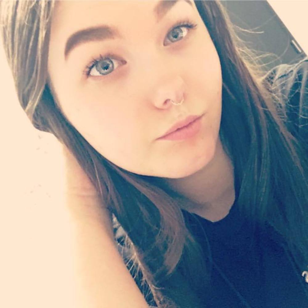 Meet your Posher, Cass